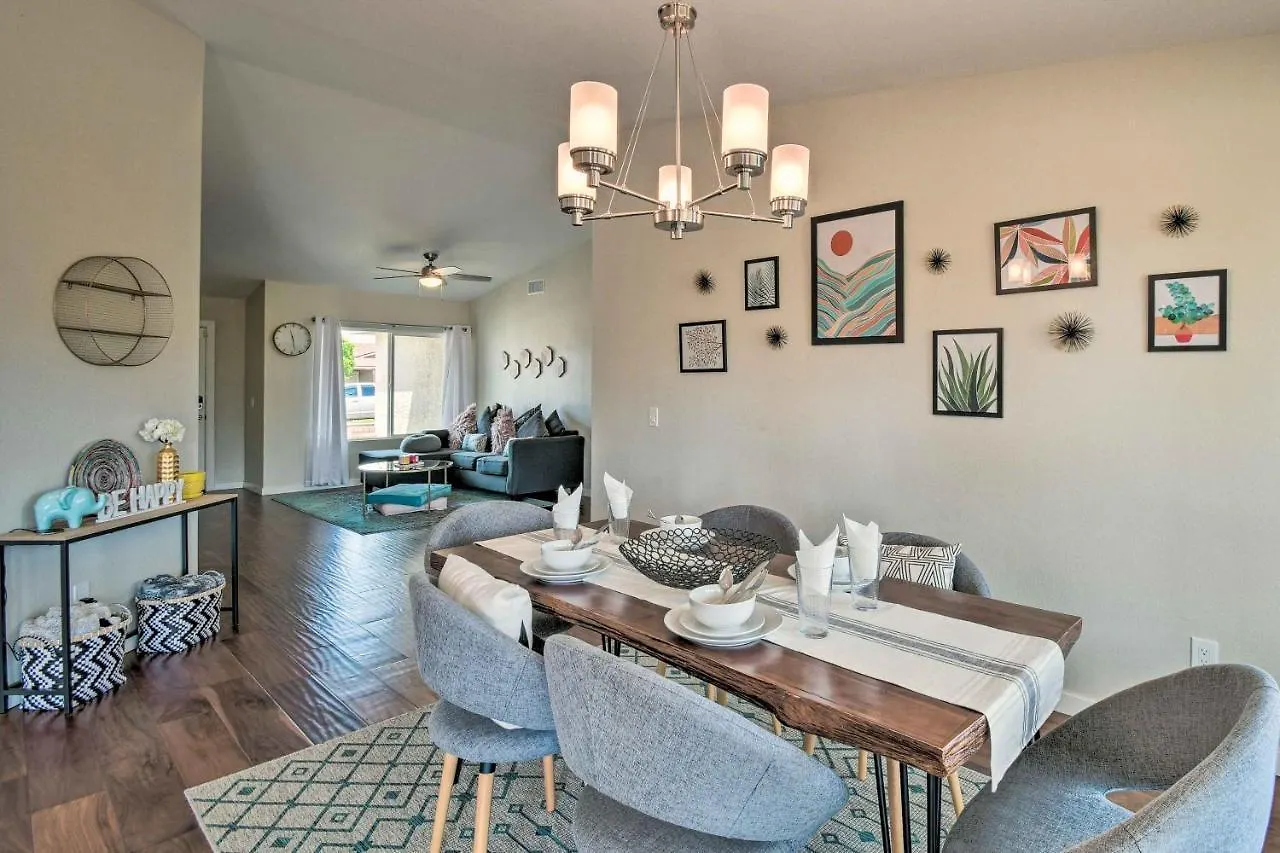 Holiday home Stylish Glendale Home With Private Yard And Patio Phoenix United States