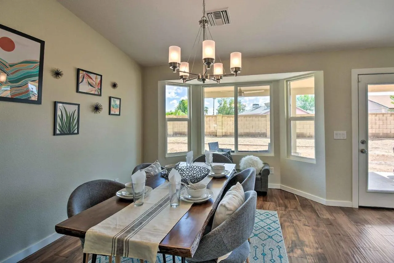 Stylish Glendale Home With Private Yard And Patio Phoenix Holiday home