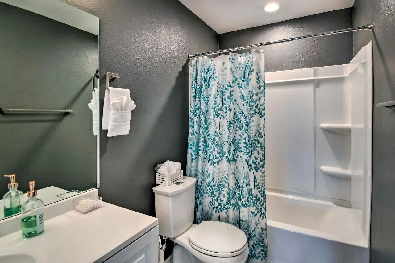 Stylish Glendale Home With Private Yard And Patio Phoenix 0*,