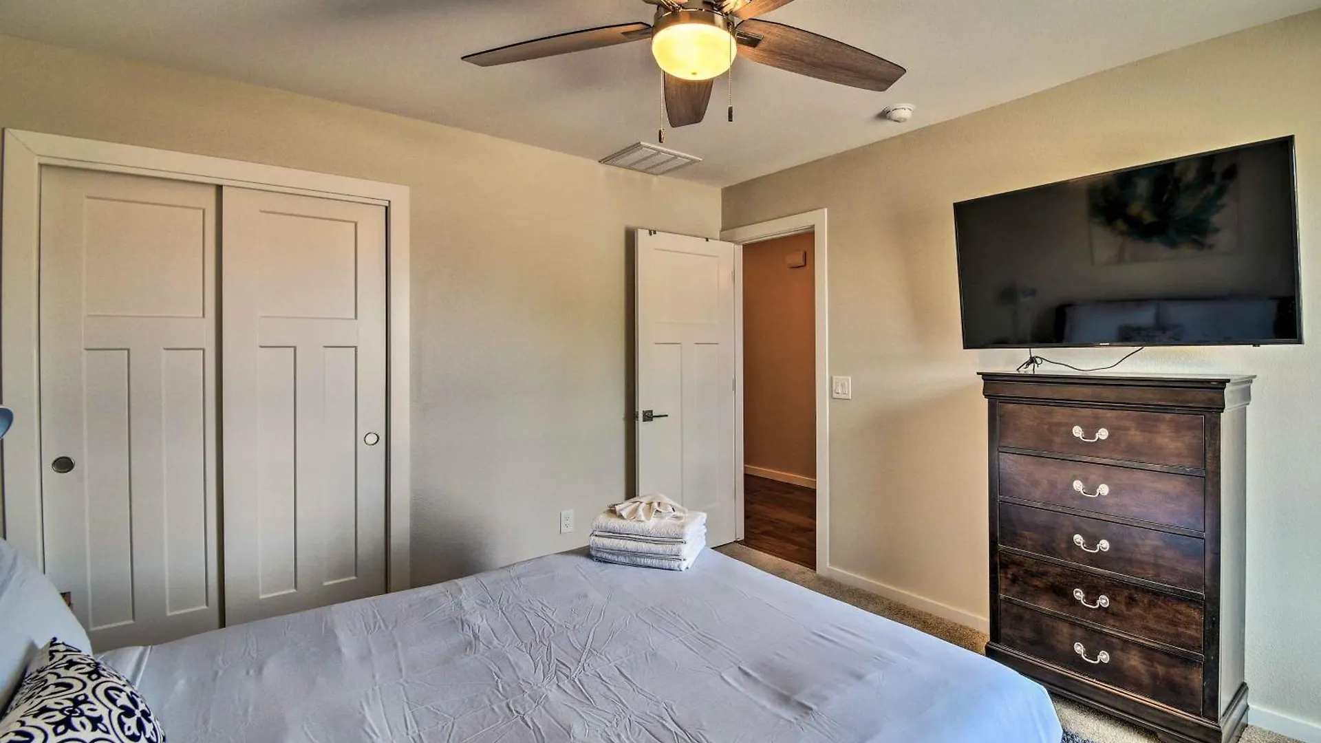 Stylish Glendale Home With Private Yard And Patio Phoenix USA