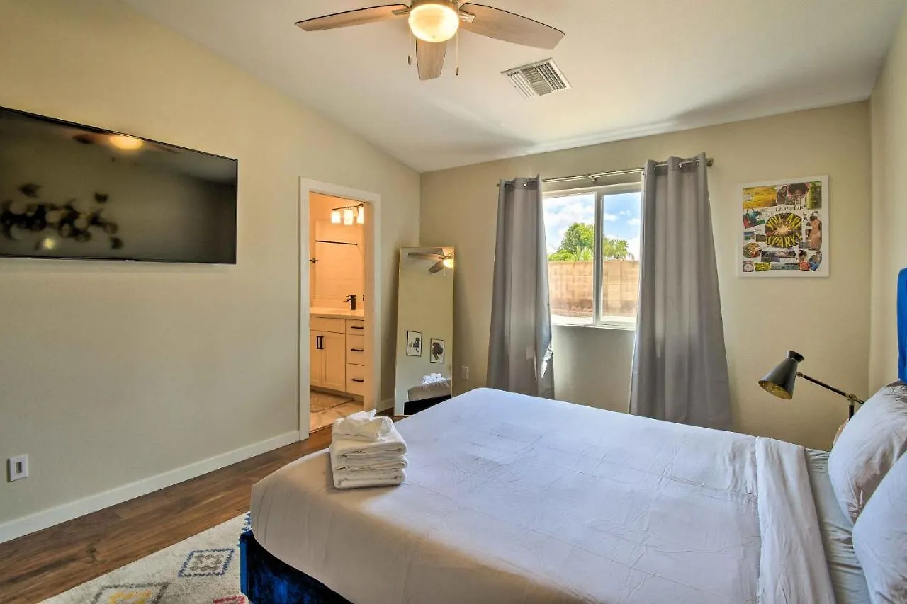 Semesterbostad Stylish Glendale Home With Private Yard And Patio Phoenix